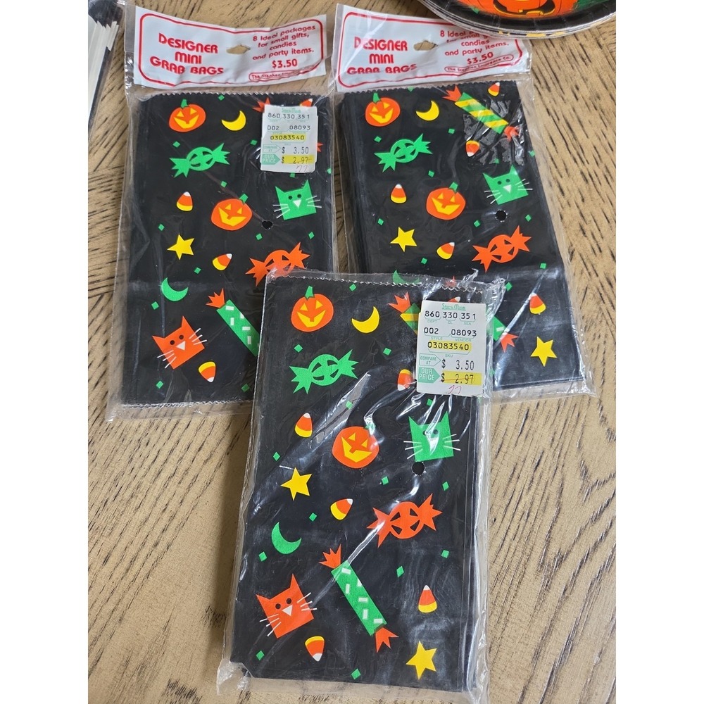 Vintage Halloween Decor Party Napkins Plates Grab Bags New NOS Ghosts C A Reed - Picture 9 of 16